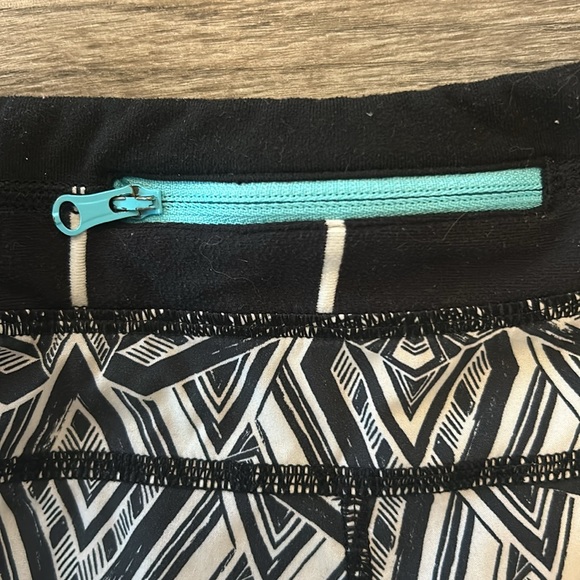 Ivivva by Lululemon girls shorts size 8 - Picture 4 of 6